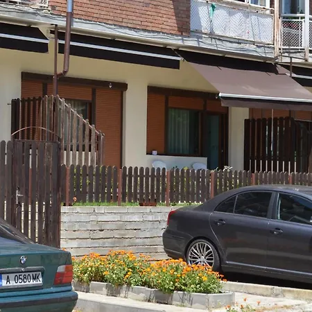 Apartment Trs *